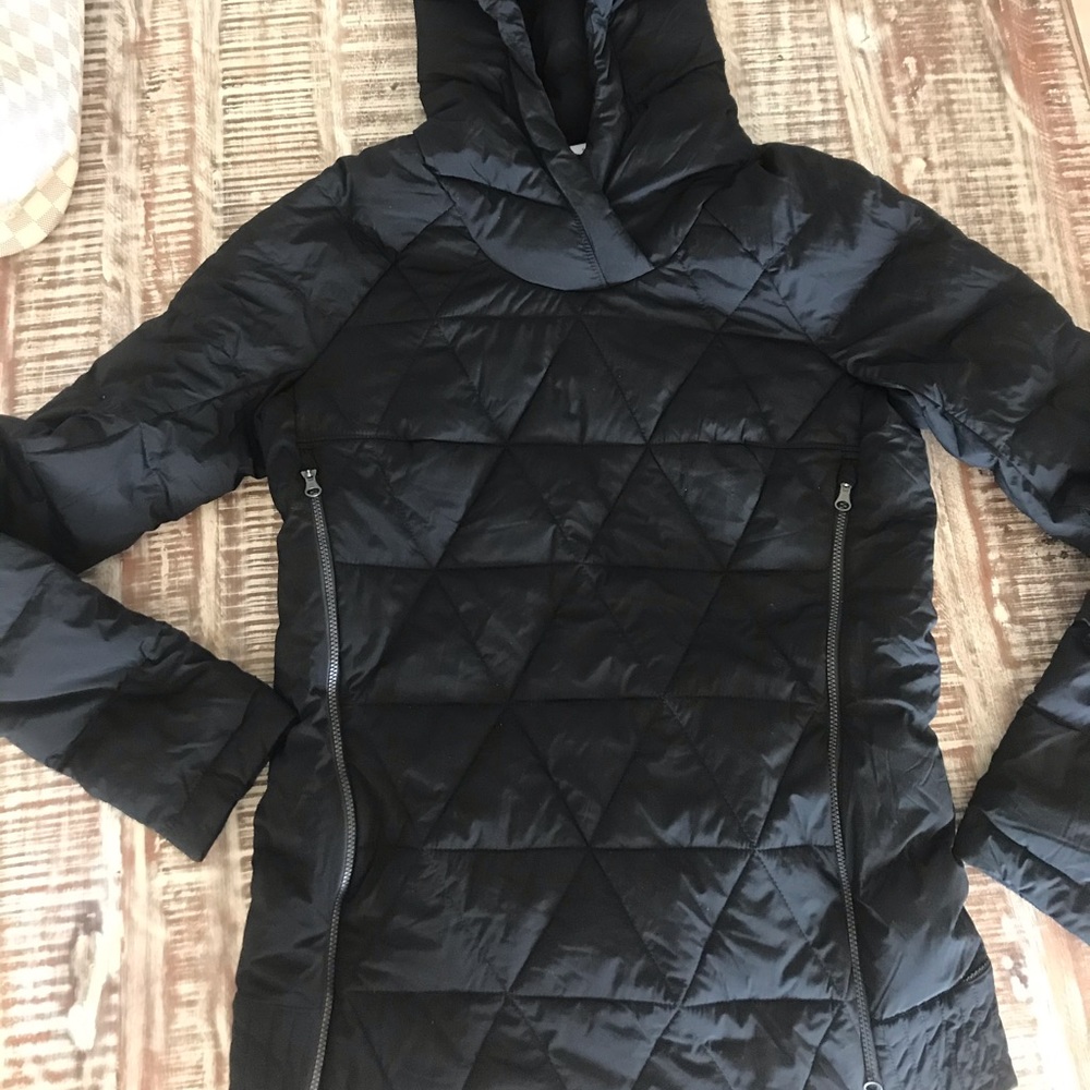 Lululemon puffy jacket
